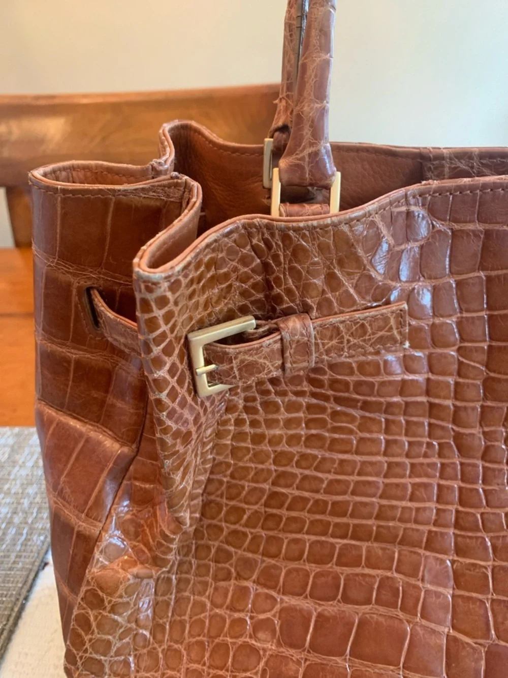 SUZANNE NEW YORK CROCODILE EMBOSSED HANDBAG CARAMEL LARGE